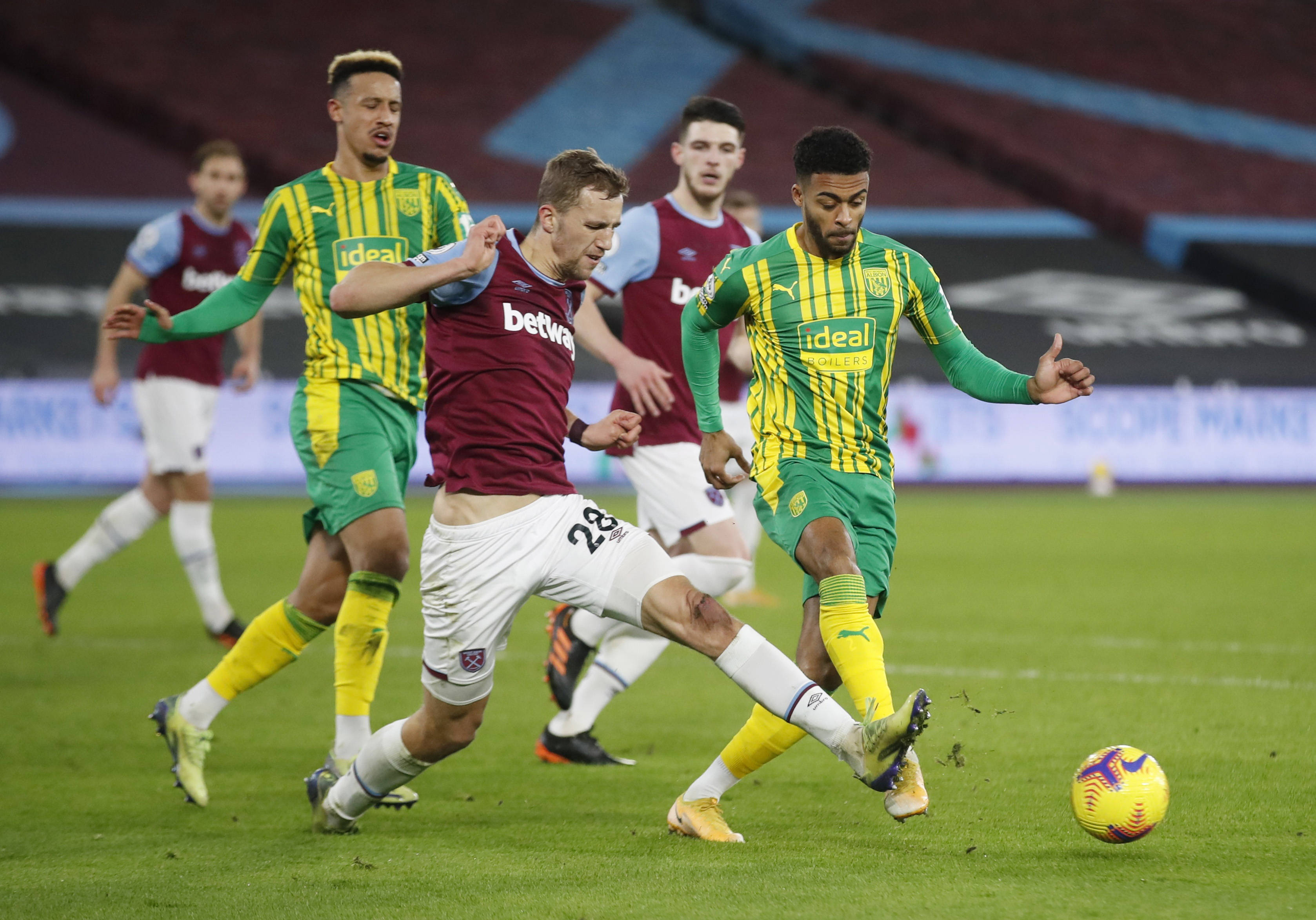 在联赛中竞 在联赛中竞